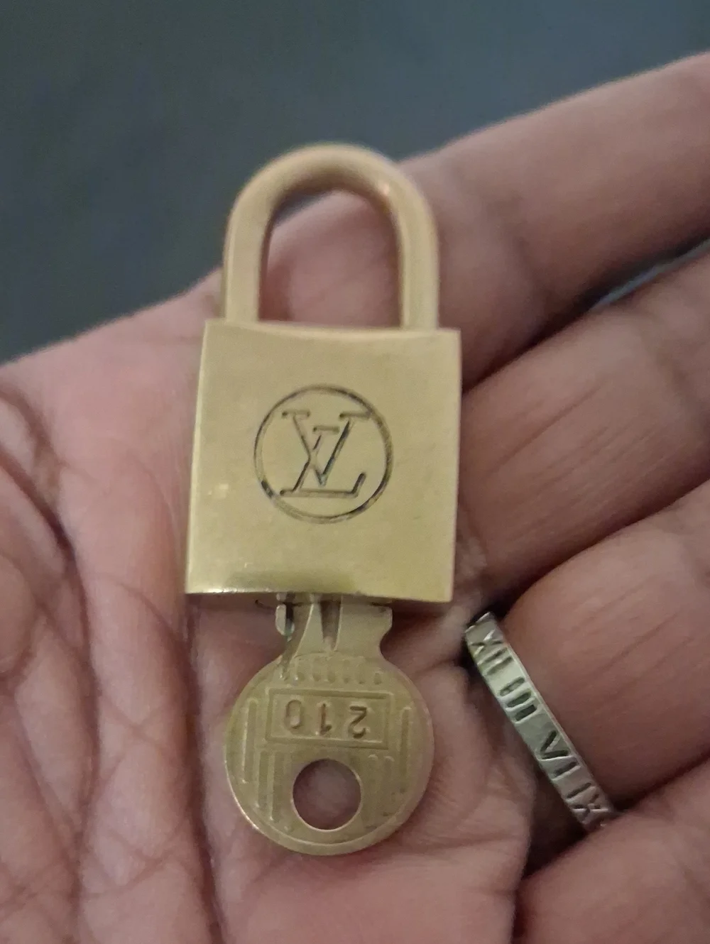 Louis Vuttion VINTAGE LOCK & KEY #210 Rare